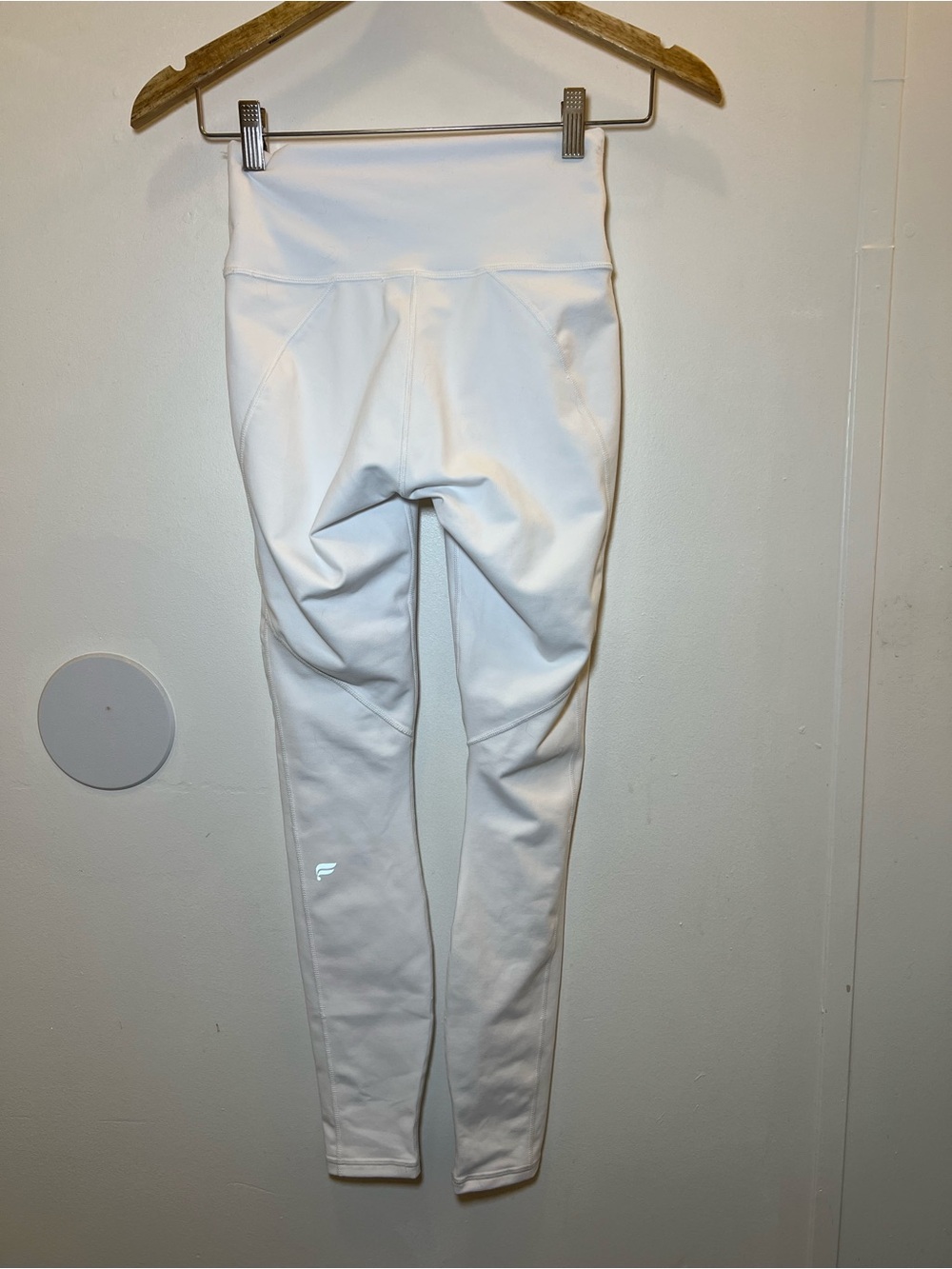 Fabletics PowerHold White Leggings High Rise Size XS 25 Waist - Picture 3 of 4